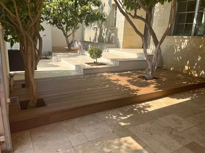 התקנת דק בכניסה לבית 2